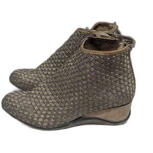 Zee Alexis Size 38 (US 7.5) Metallic Checkered Tina Wedge Zip-Back Bootie (SB1)